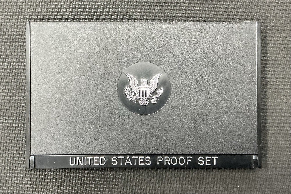 1977 Clad Proof Set U.S. Mint