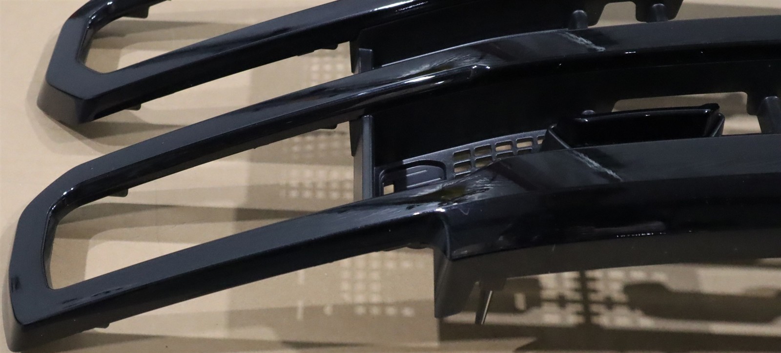 OE 23-26 Super Duty Front Grille BLACK APPEARANCE PACKAGE Blacked-Out PC3Z8200KA