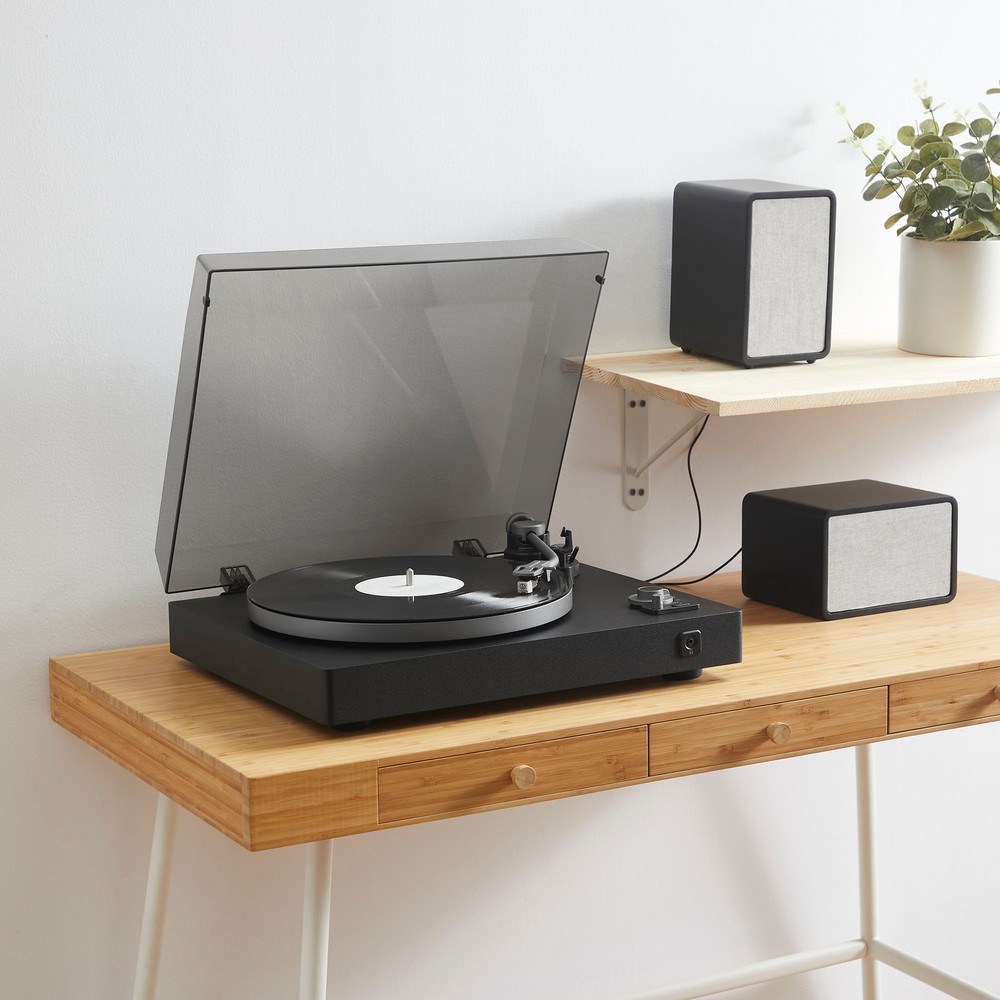 Insignia- Bluetooth Stereo Turntable - Black