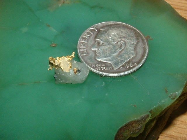 GOLD MATRIX SPECIMEN .47 GRAM CALIFORNIA GOLD IN QUARTZ