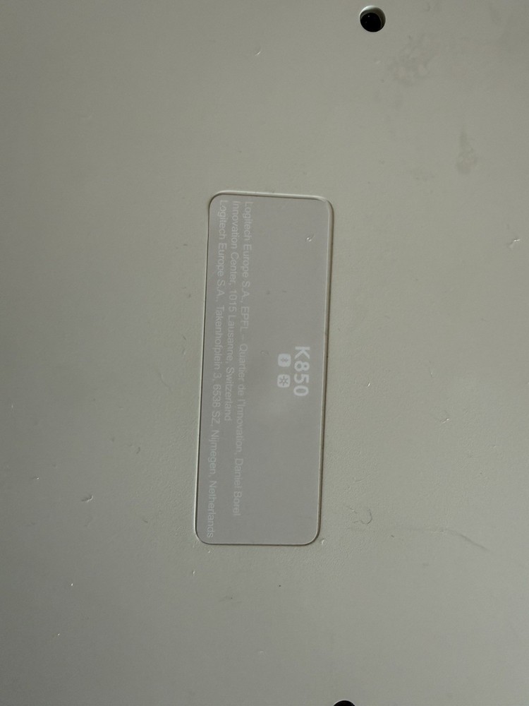 Logitech K850 Wireless/unify Bluetooth Keyboard With M350 Pebble Bluetooth Mouse