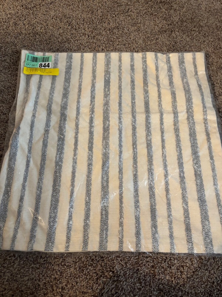 Black And White Saro Accent Pillow Case