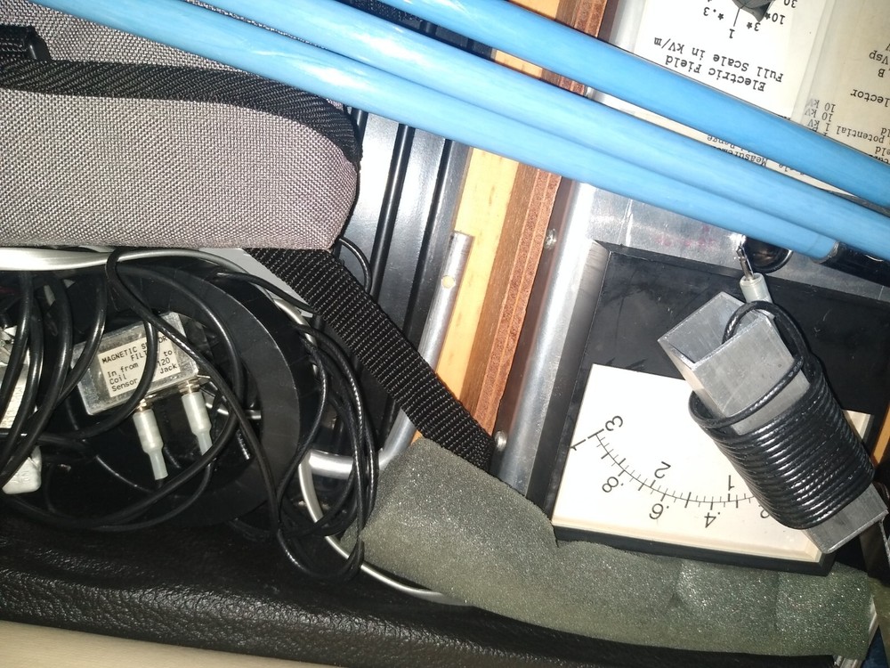 Model 120 Power Frequency Field Meter