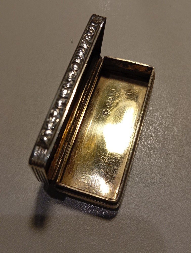 Solid Silver Georgian Snuffbox Circa 1828 by William Simpson Birmingham.