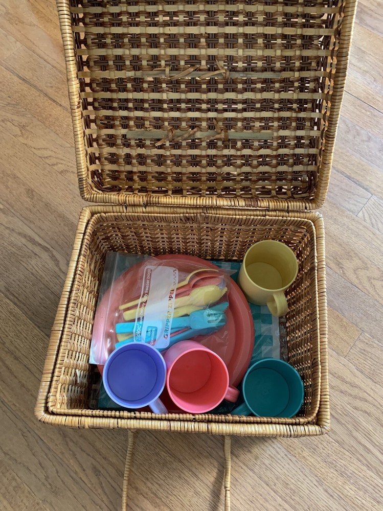 PICNIC BASKET