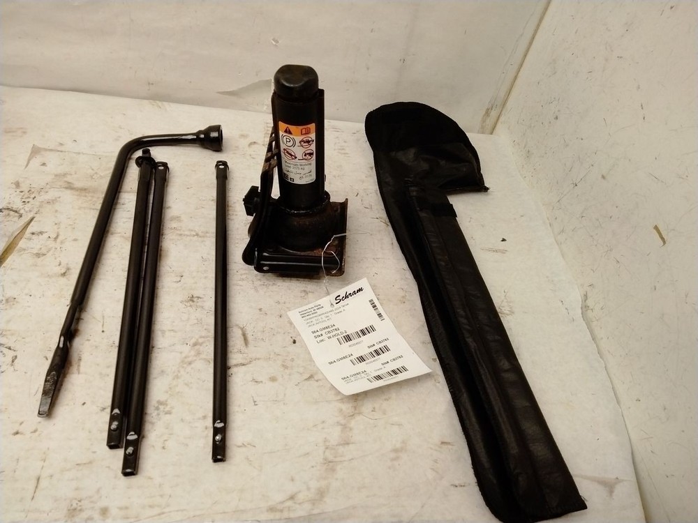 2024 Chevrolet Tahoe Jack 3045577