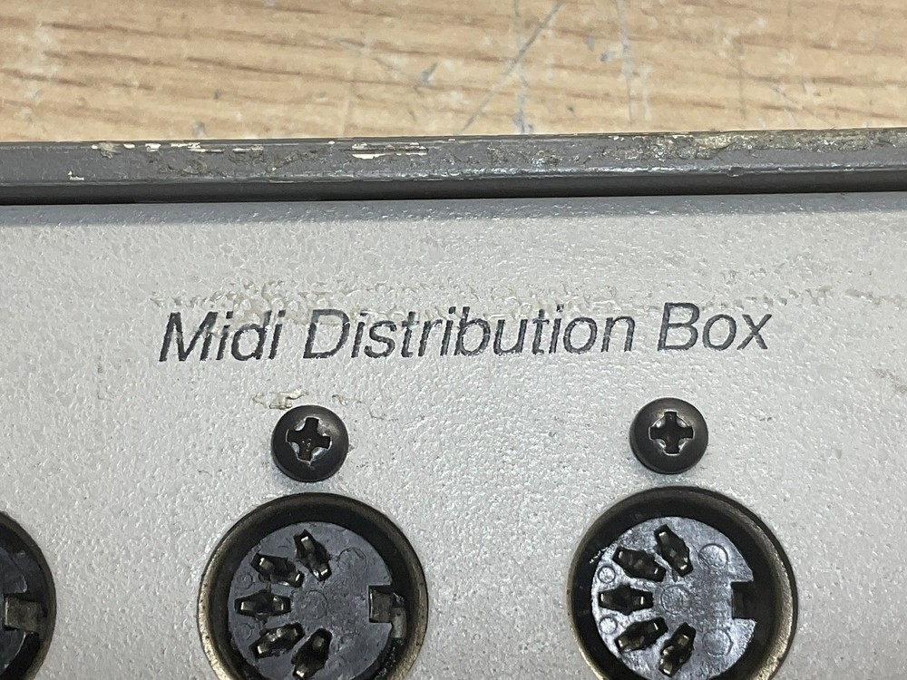 Peavey MDB 2X4 MIDI Distribution Box/untested/JUA2420
