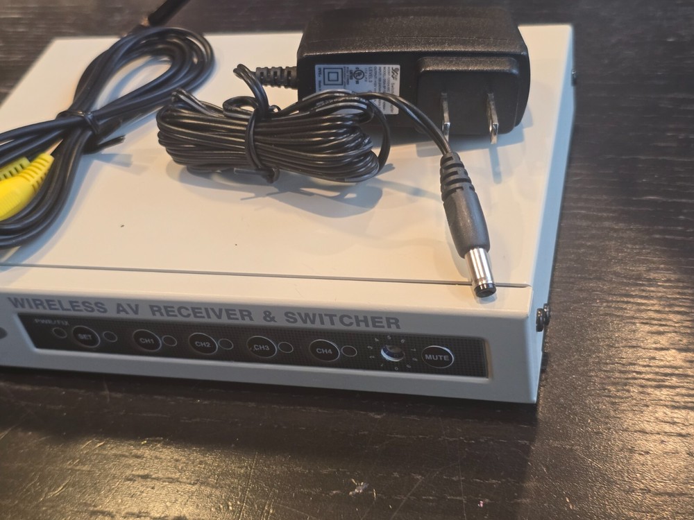 CCTV-900 Wireless A/V Receiver & Switcher