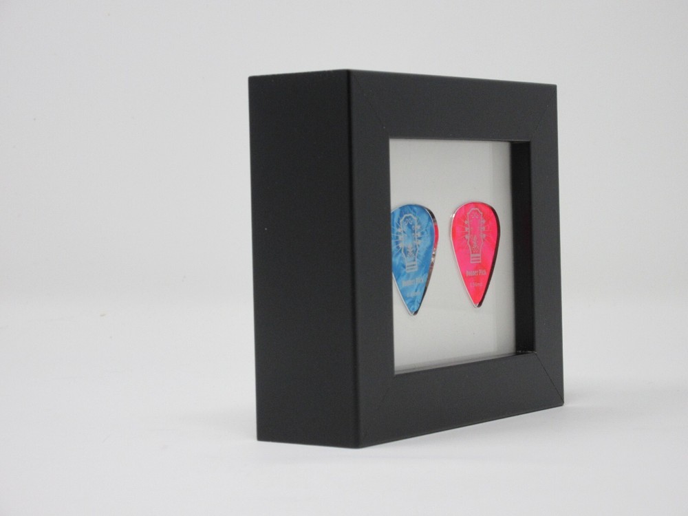 2 GUITAR PICKS (NOT INCLUDED) SMALL DISPLAY FRAME