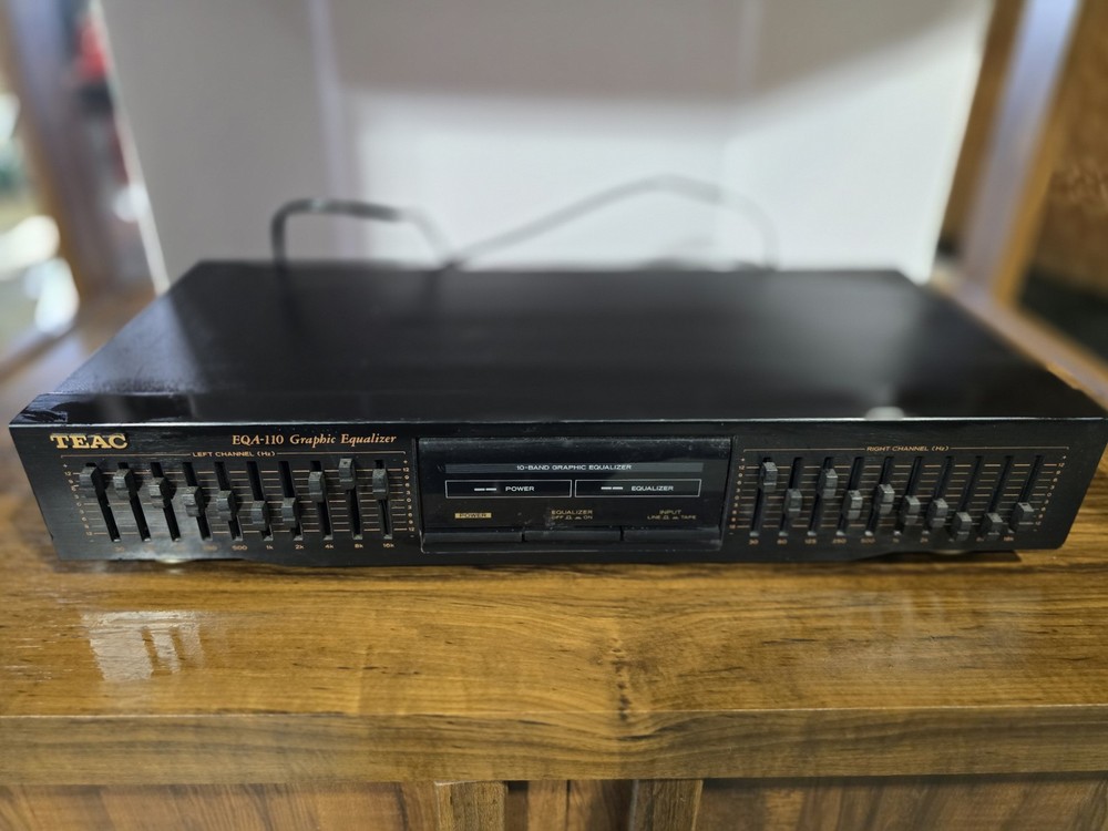TEAC EQA-110 Stereo Graphic Equalizer Works Missing one slider cover