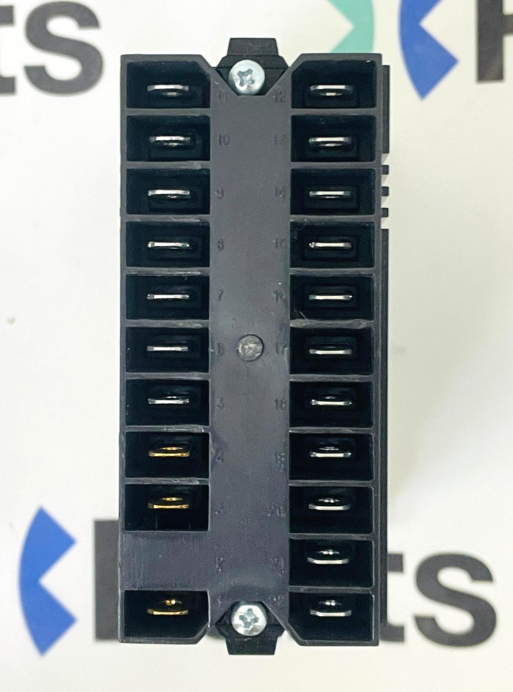 TECNOLOGIC THP94 TCR-----H- R Temperature Controller