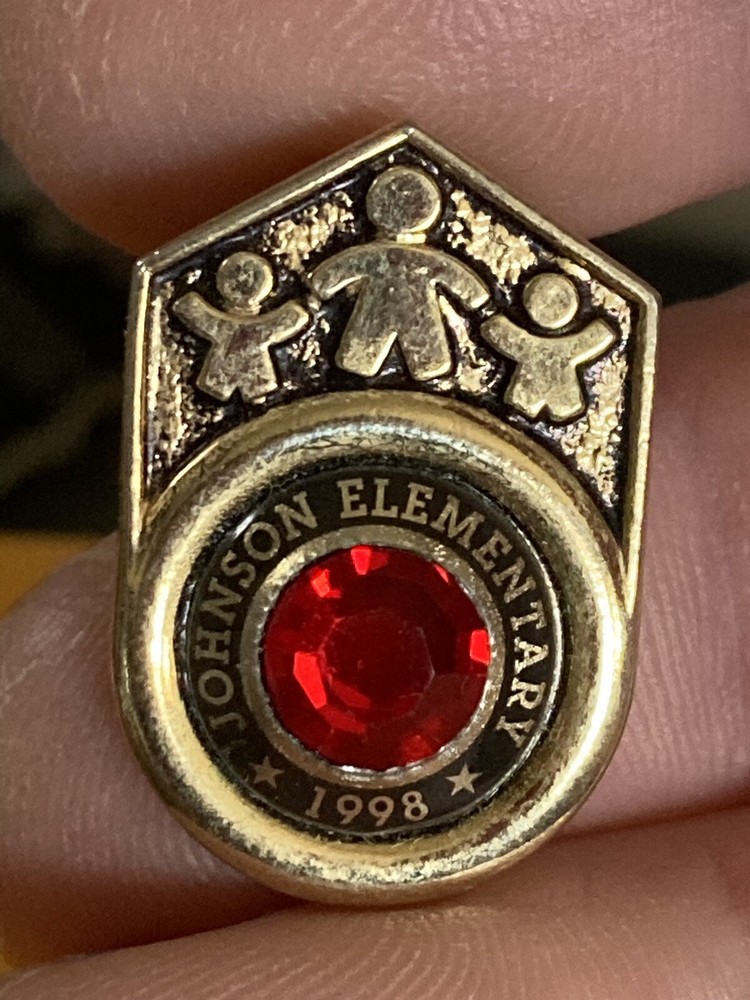 Johnson elementary school 1998 Lapel Pin K535