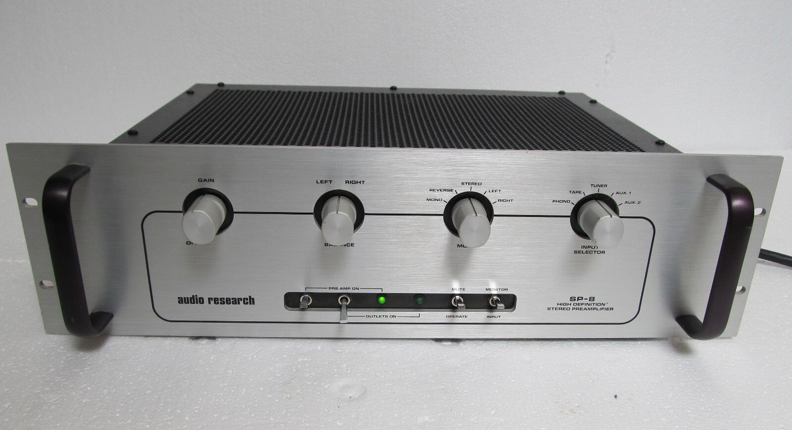 Vintage AUDIO RESEARCH SP-8 TUBE PREAMPLIFIER - Audiophile Gear Equipment