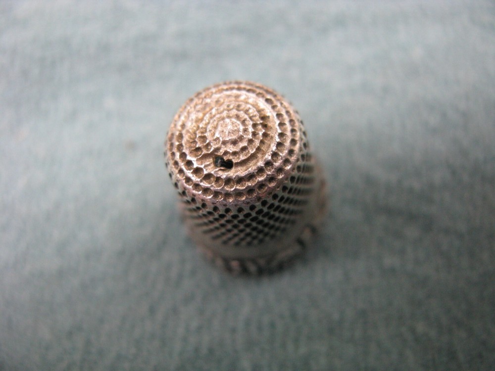 Marked Sterling Silver Size 8 Seven Panel Decorated Thimble W Anchor Hallmark