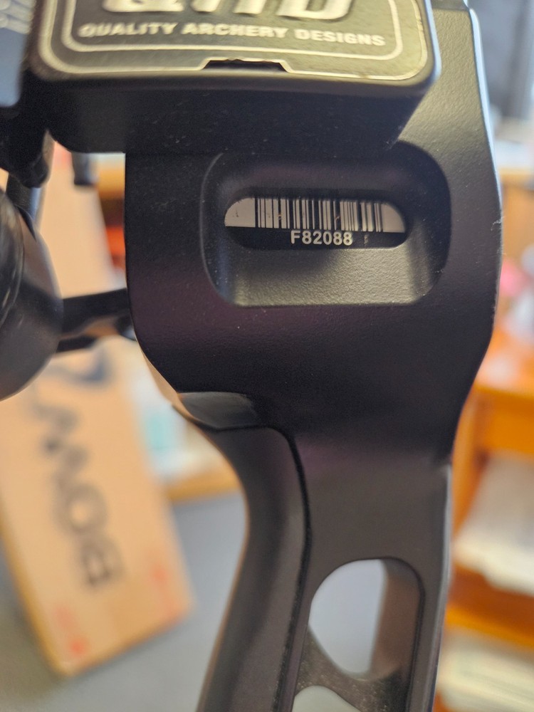 Bowtech reckoning 38 lightly used