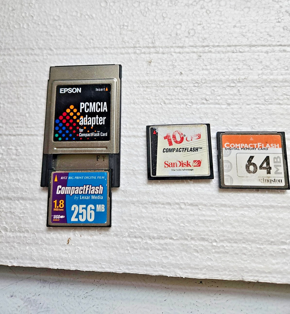 EPSON  CompactFlash PC Card Adapter With  3 Flash /lexar/kington/sadisk