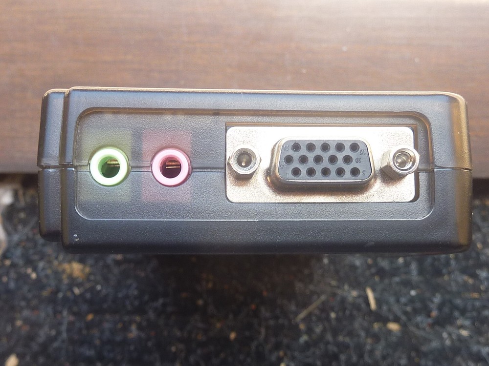 4 Port KVM switch with cables