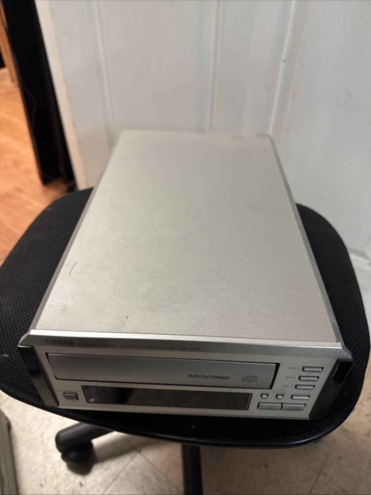 Yamaha CDC-E250 Compact Disc Player- Untested- Sold As Is