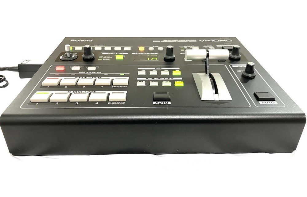Roland V-40HD Video Switcher Multi-Format Tested Working w/ Manual