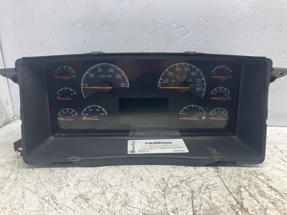 2003-2008 Volvo VT Speedometer Instrument Cluster - Used