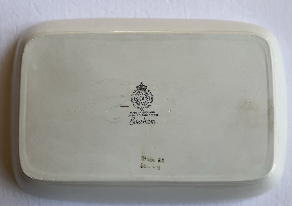 Royal Worcester Rectangular Serving / Baking Casserole EVESHAM Fruit England