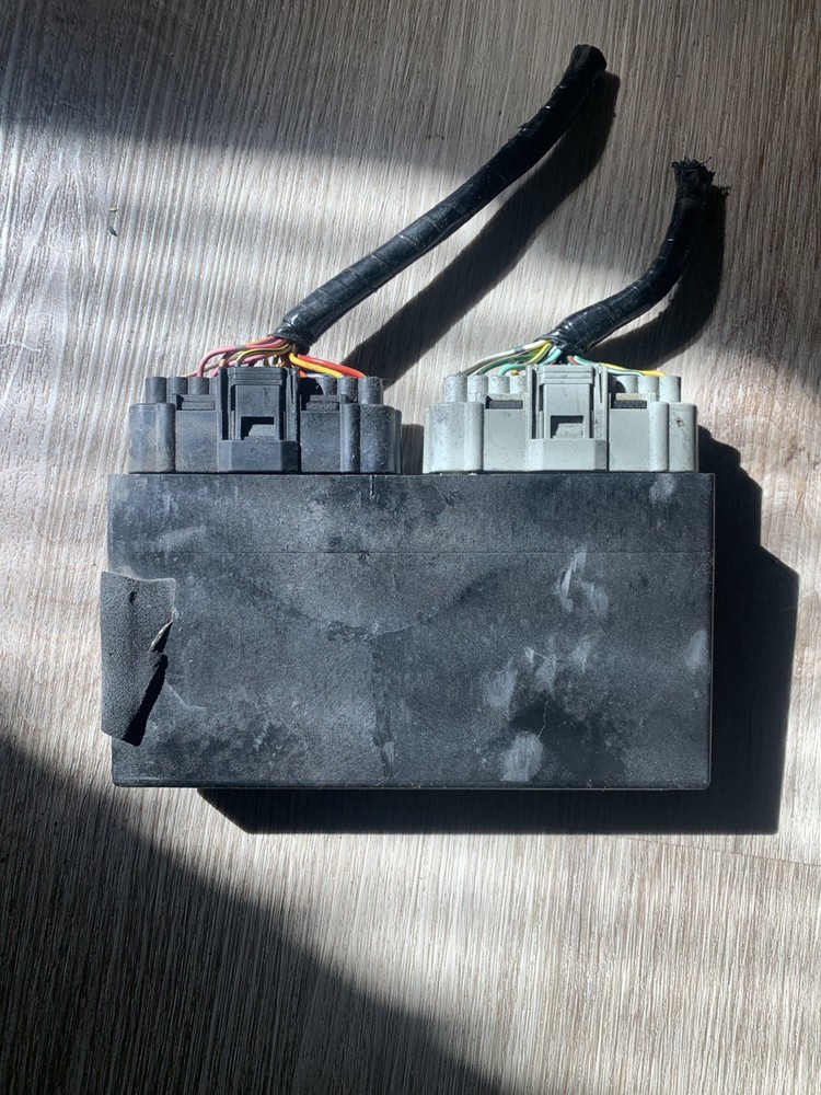 98-01 Honda VFR800 5th gen / Interceptor CDI ECU ECM Control Module