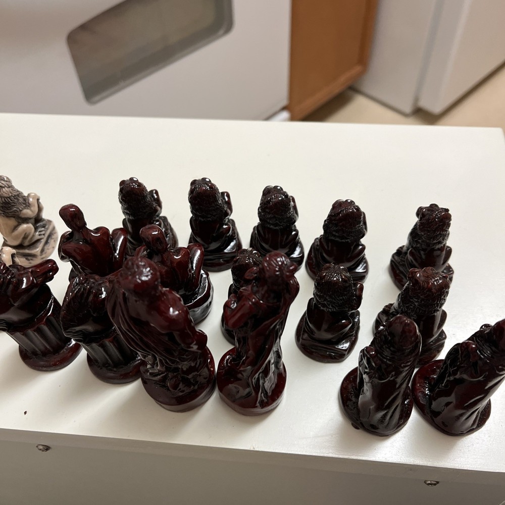 Michaelangelo Themed Figurines Resin Chess Set (32pieces)