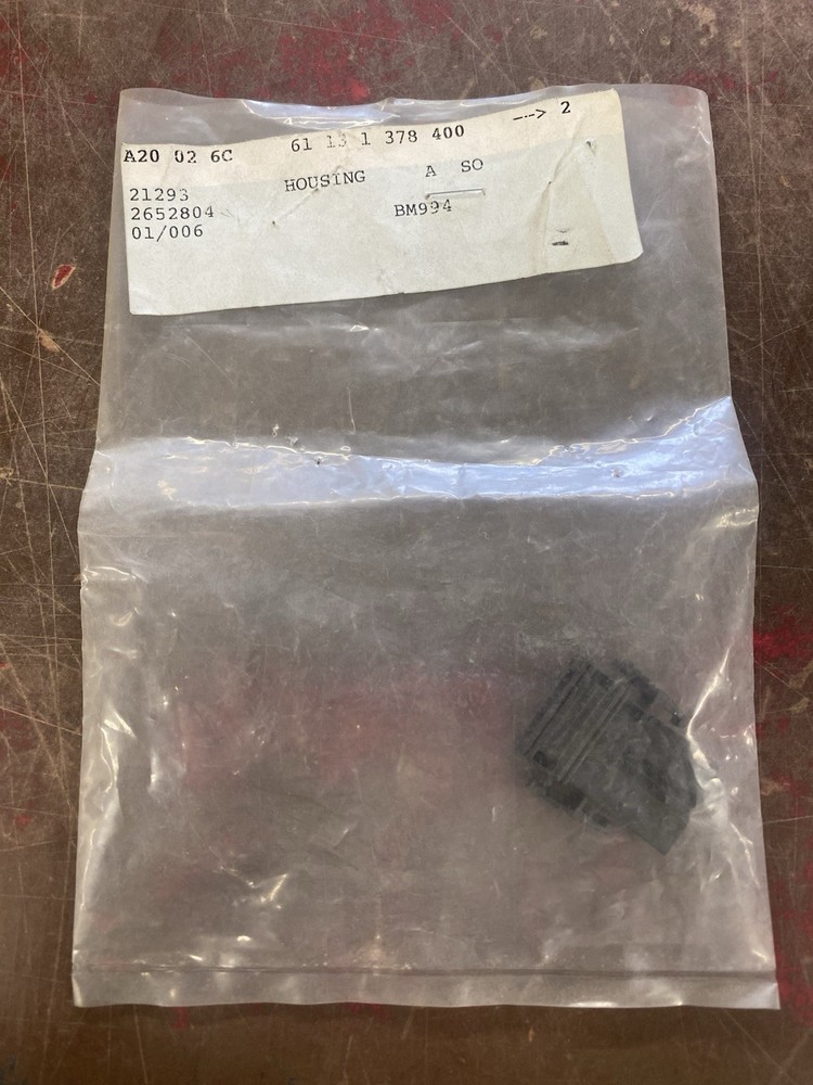 NEW Genuine BMW E28 E30 E31 E32 E34 E36 Z3 Plug Terminal Black 61131378400