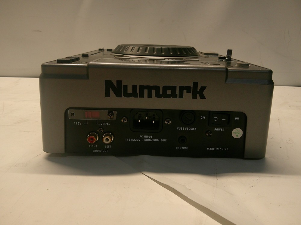 NUMARK DJ NDX200 Professional Tabletop CD PLAYER Mix LOOP Q Digital