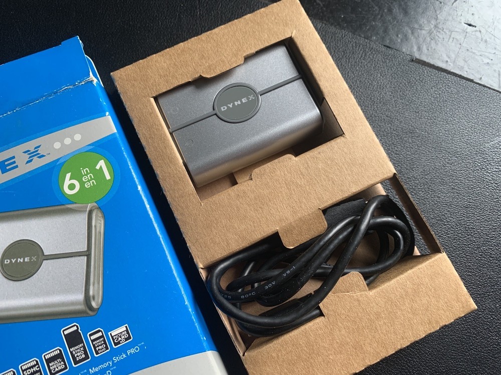 Dynex 6 in 1 Memory Card Reader Writer USB Computer Camera Adapter Cable Data