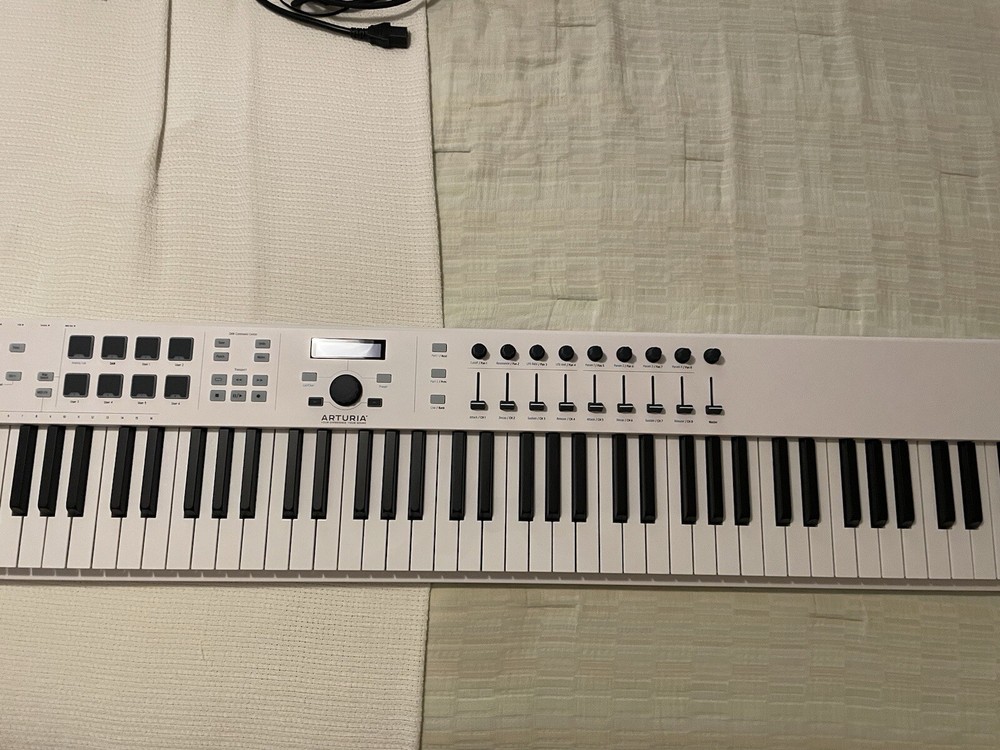 Arturia KeyLab Essential 88 88-key Keyboard Controller