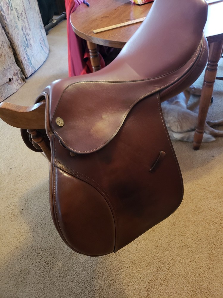 Used Kincade saddle 17" seat Regular Brown
