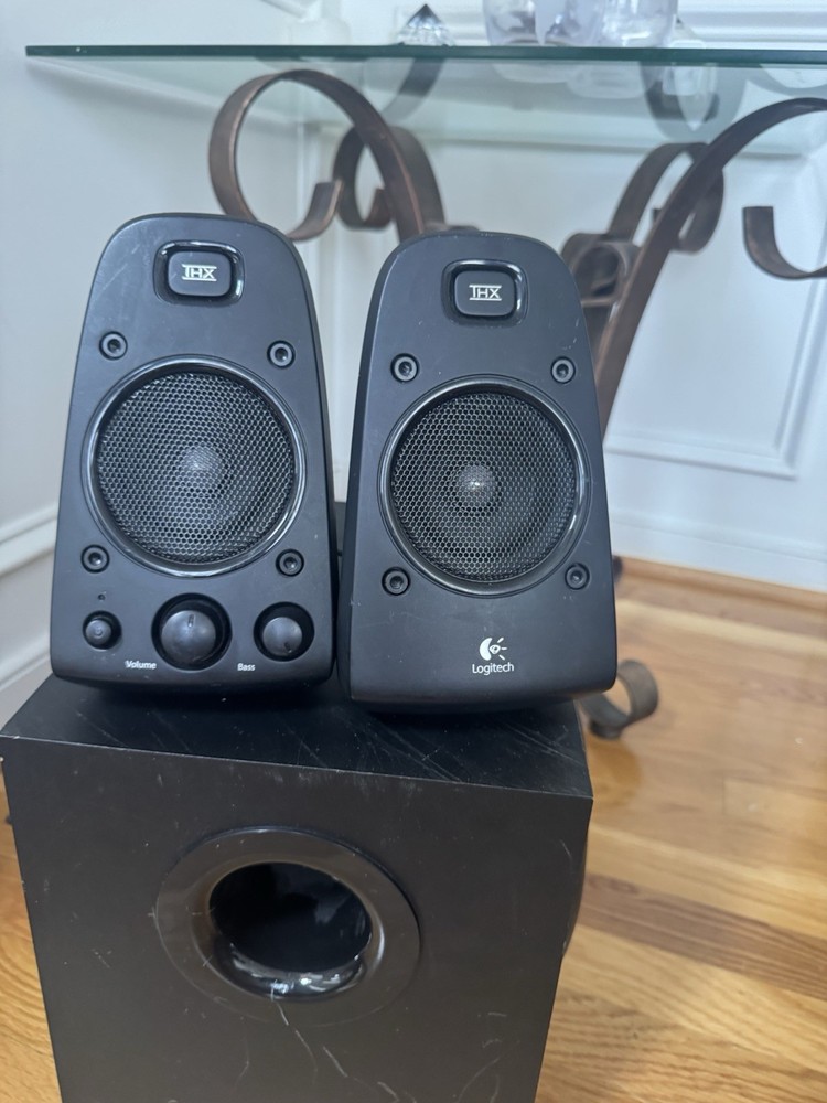Logitech Z623 THX 2.1 Speaker System with Subwoofer Works