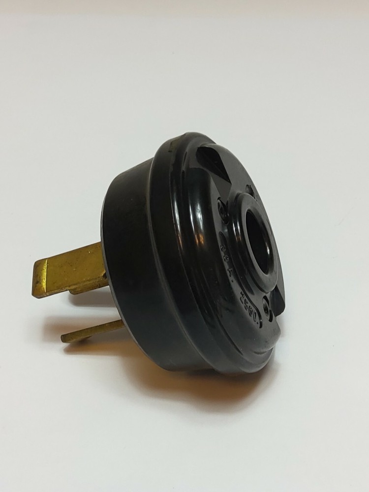 ARROW-HART 30A-250V 3WIRE PLUG (NOS)