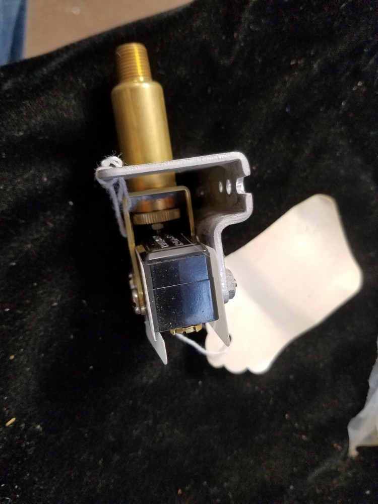 United Electric Controls J40 74964 Pressure Switch NOS