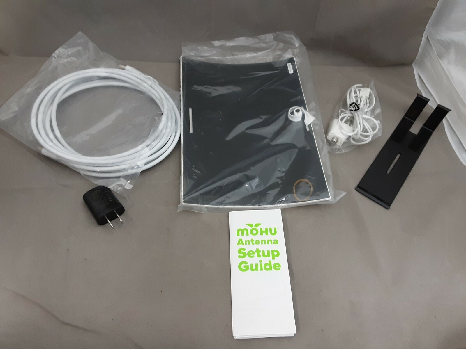 Used - Mohu MH-110566 Curve 60 Indoor Amplified HDTV Antenna - Up to 60 Mile