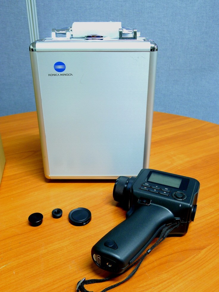 Konica Minolta LS-150 with box, Portable precision spot luminance meter