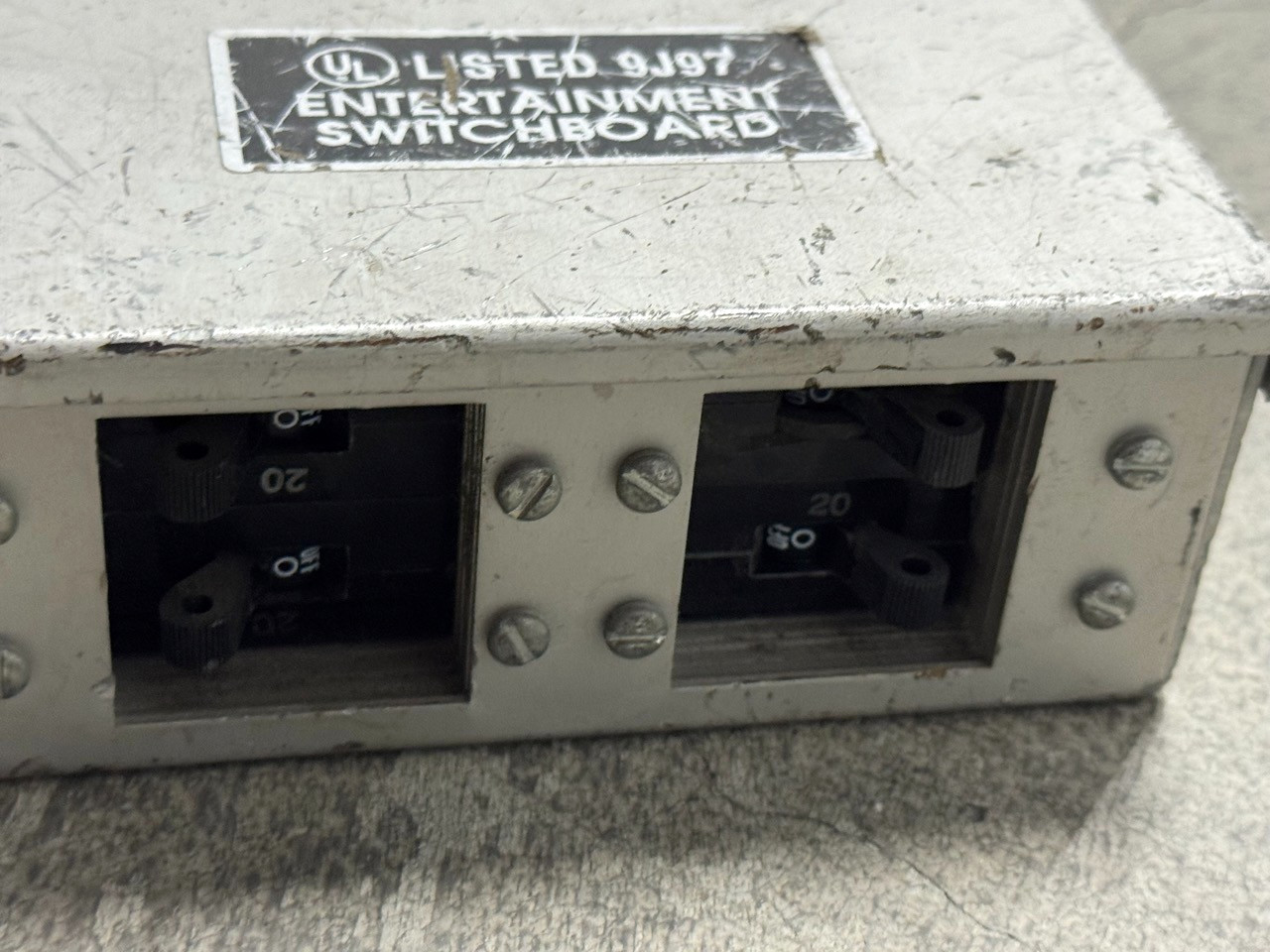 Mole-Richardson 4 Edison Plug Gangbox to 100 Amp Bates