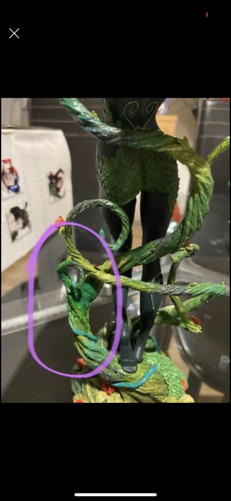 poison ivy statue - Batman