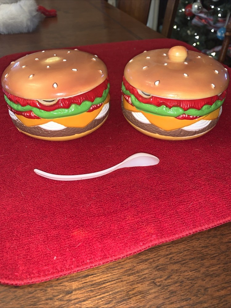 Vintage Cheeseburger Divided Condiment Container1 Spoon Plastic 2,1 is perfect