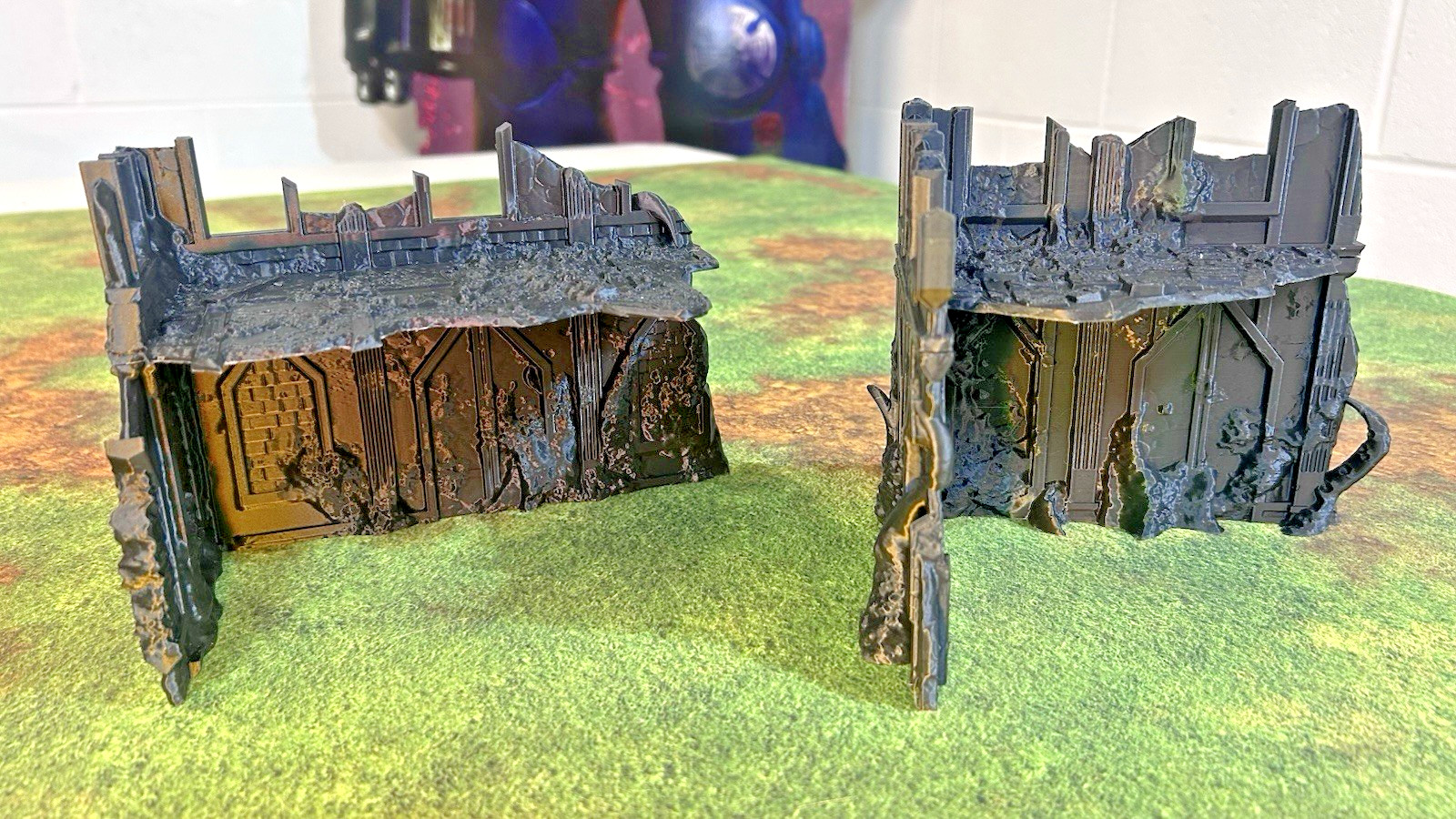 Tabletop Terrain - Infected Ruins - Perfect for Warhammer 40K/Fantasy: 12 pcs