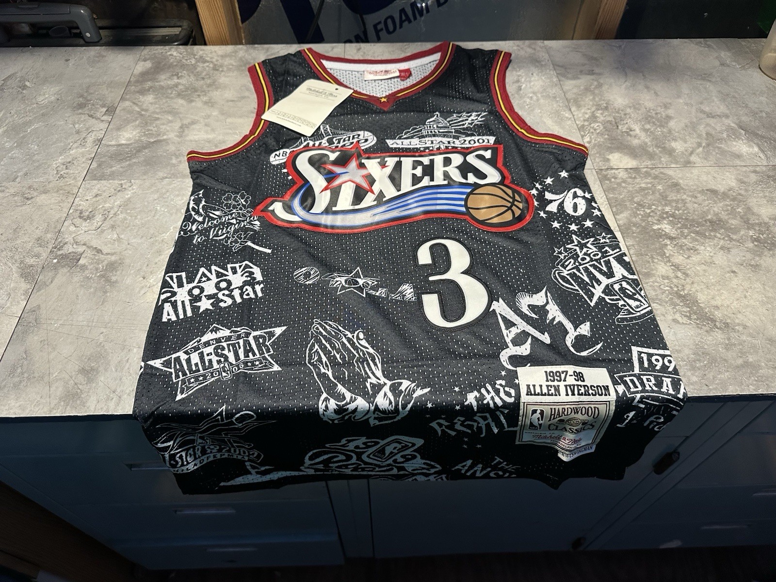 NWT Men’s Small Black Allen Iverson The Answer Philadelphia 76ers Sixers Jersey