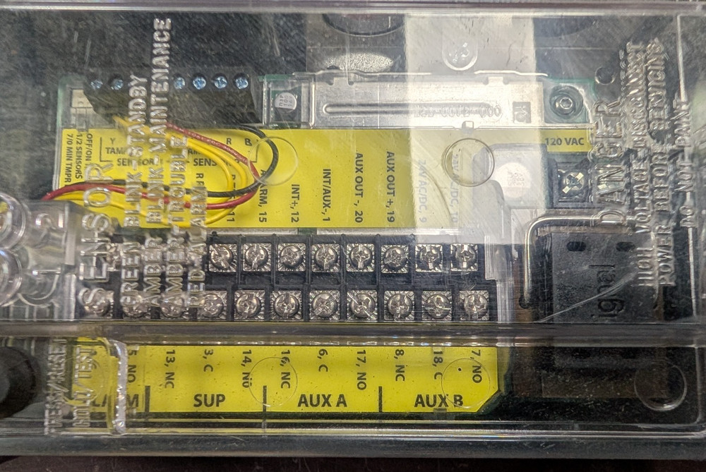 🤪 SYSTEM SENSOR DUCT MOUNT SMOKE DETECTOR 120 VAC D4120