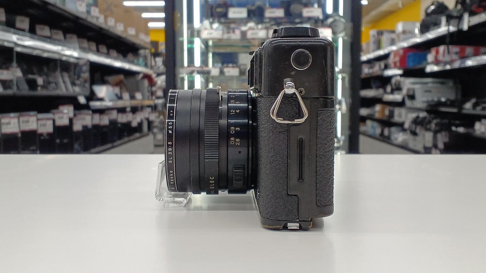 YASHICA ELECTRO35GT camera