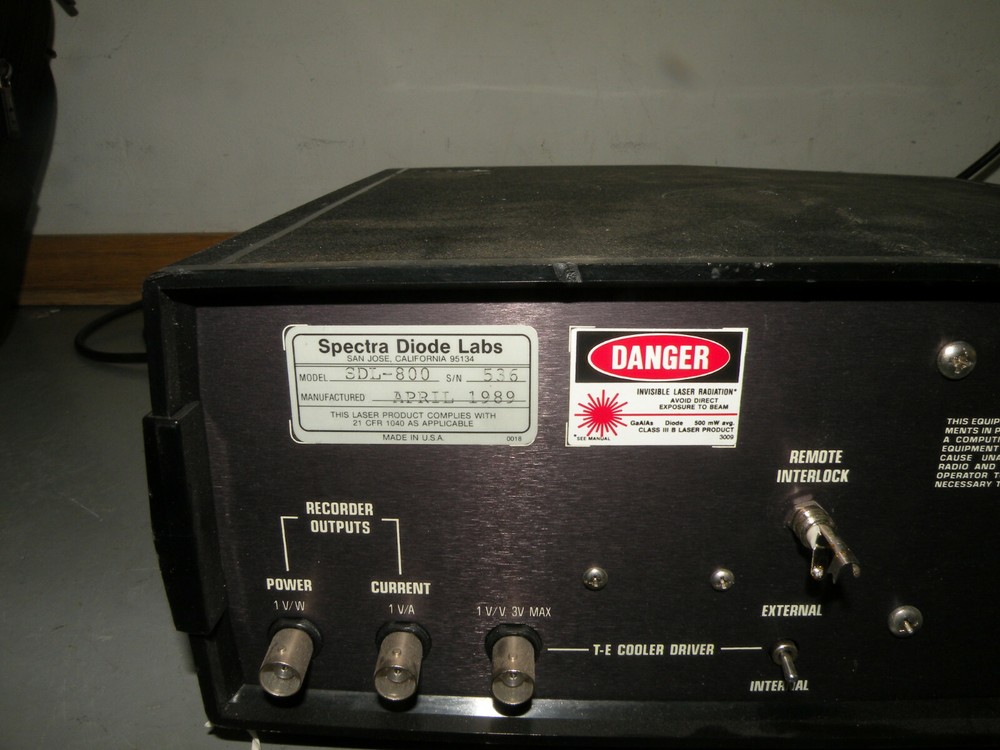 SPECTRA DIODE LABS SDL 800 LASER DIODE DRIVER W/ KEYS