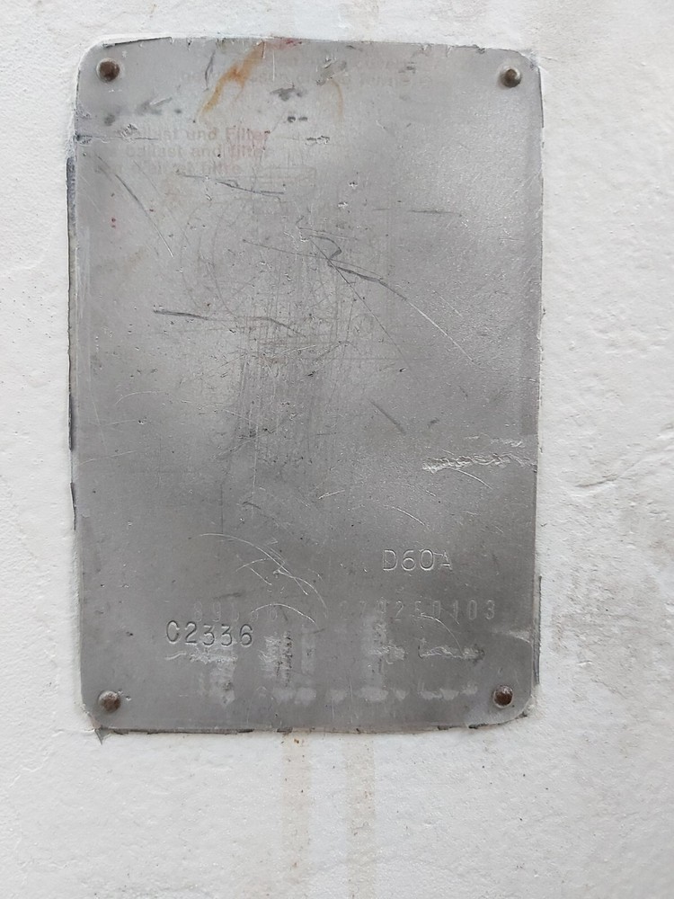 Leybold Vacuum Pump D60A