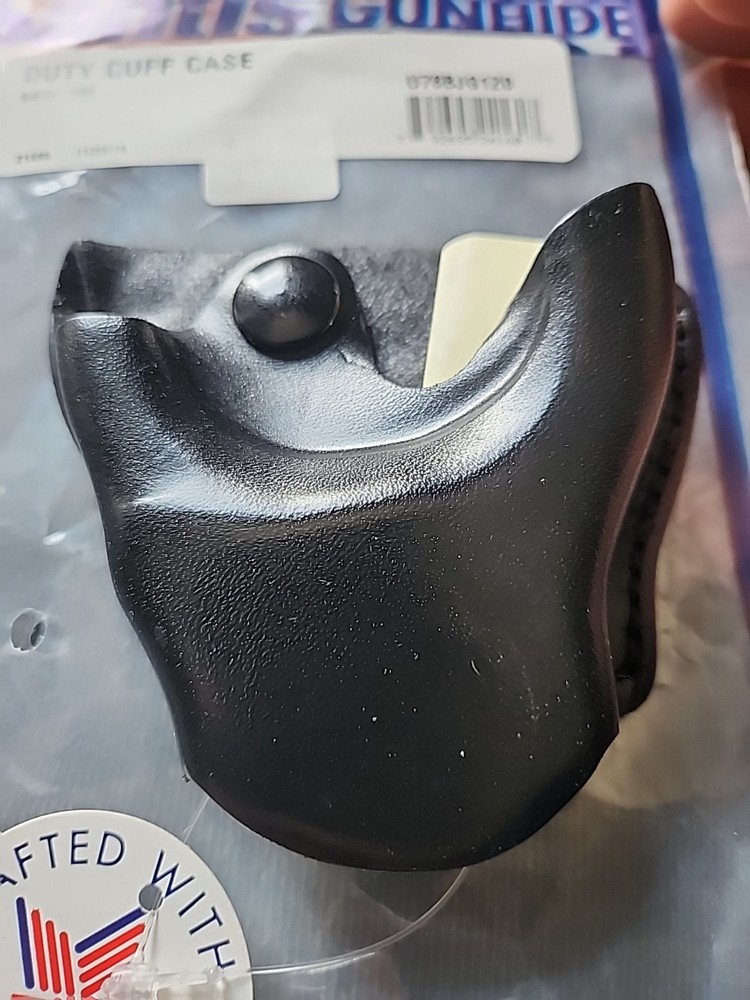 DeSantis Duty Handcuff Case S&W 100