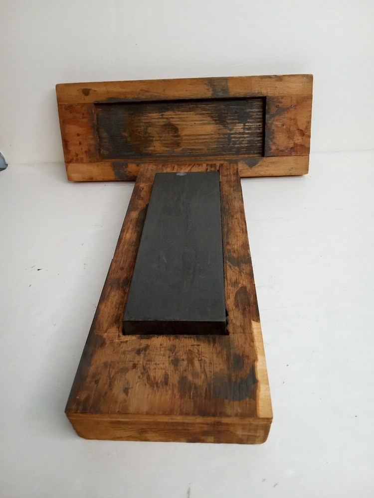 Vintage Sharpening Stone, Medium / Fine Grit with Wooden Box