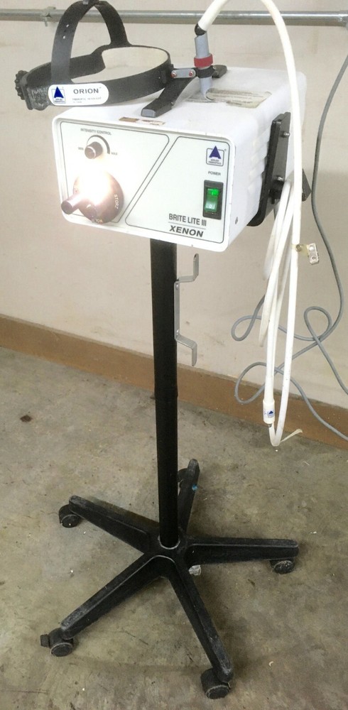 Applied Fiberoptics Brite Lite 3 Xenon light source w/head light.  GC, guarantee