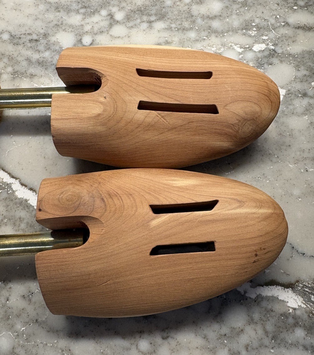 Allen Edmonds Pair of Mens Shoe Trees Adjustable Full Toe Stretch USA, Small